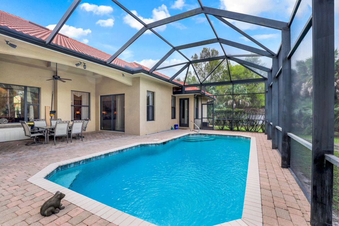 641 27th St SW, Naples, FL 34117