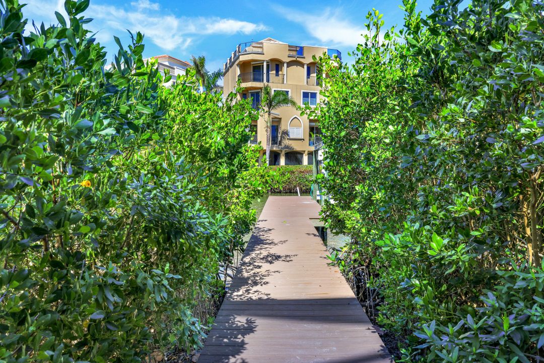 179 Topanga Dr, Bonita Springs, FL 34134