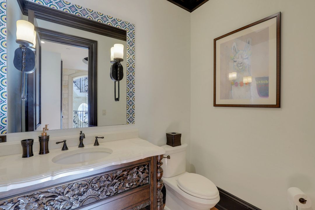 10080 Gulf Shore Dr, Naples, FL 34108