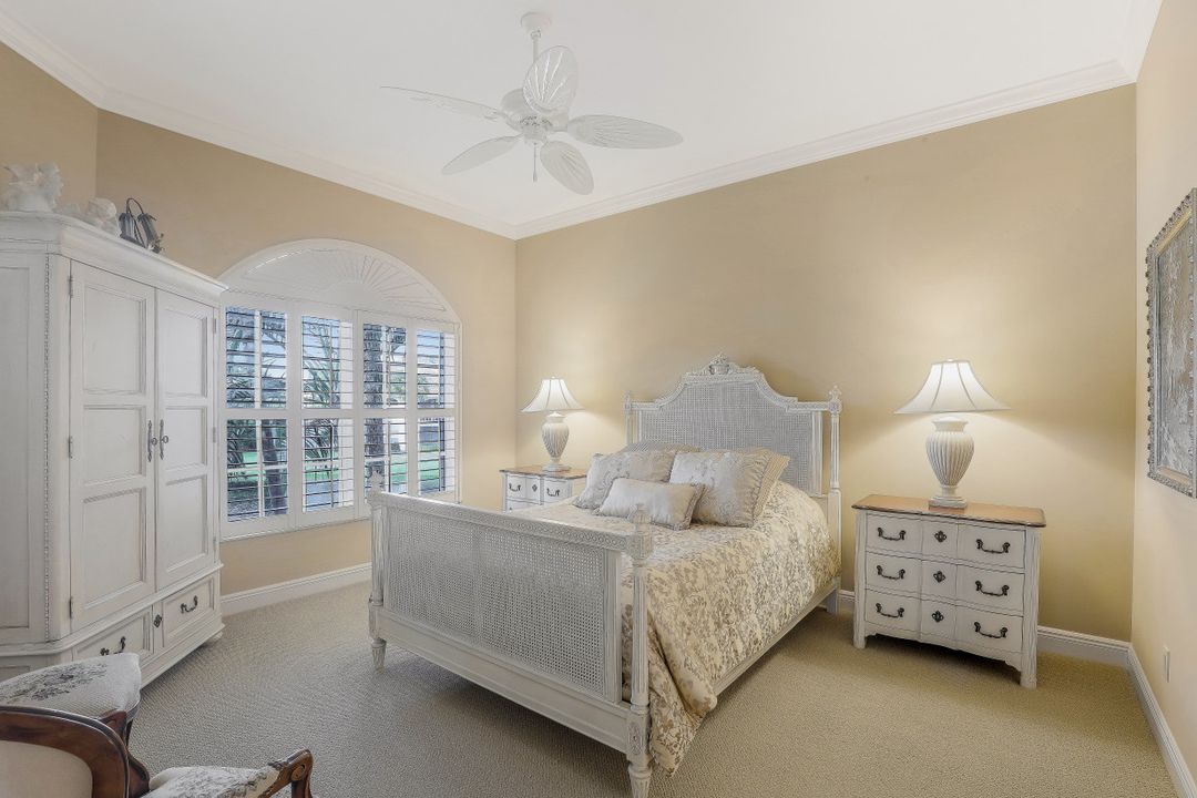 8453 Abbington Cir #821, Naples, FL 34108
