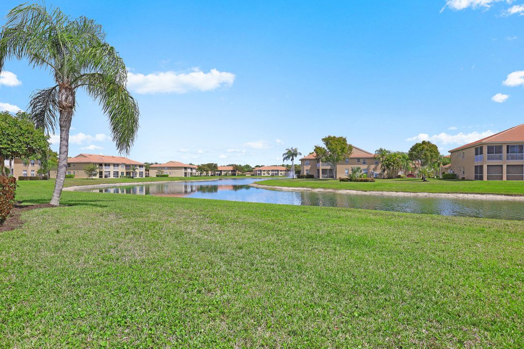 6680 Huntington Lakes Cir #102, Naples, FL 34119