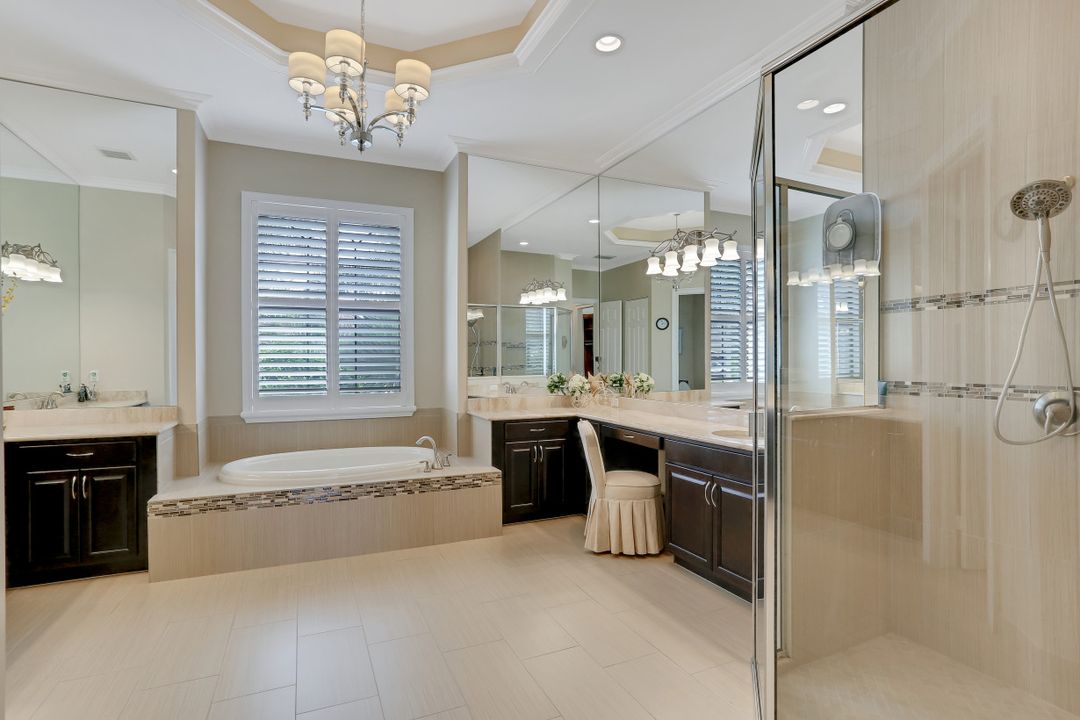 2934 Cinnamon Bay Cir, Naples, FL 34119