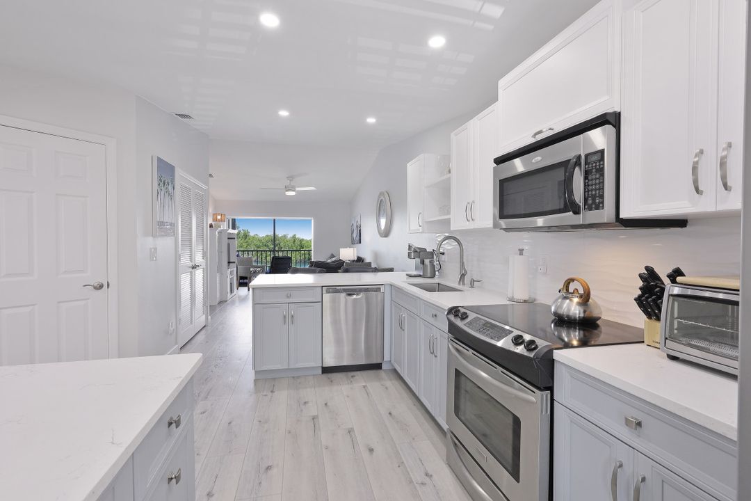 1315 Mainsail Dr #1113, Naples, FL 34114