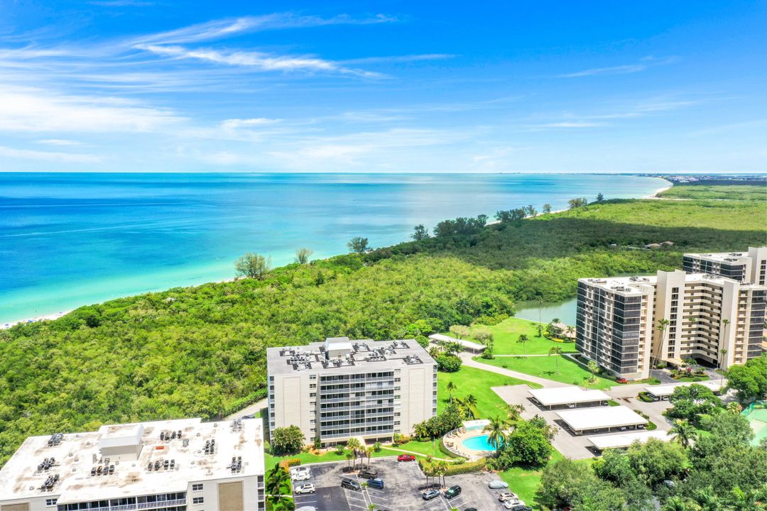 5 Bluebill Ave #210, Naples, FL 34108