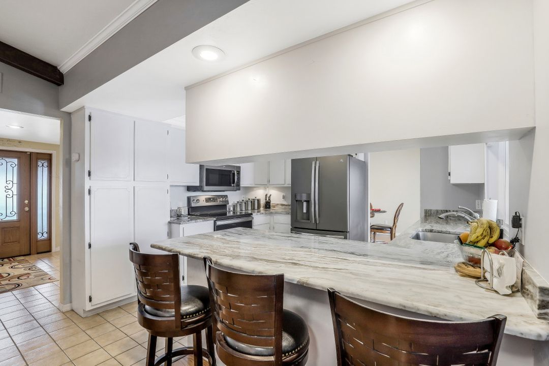 28 SE 12th Ave, Cape Coral, FL 33990