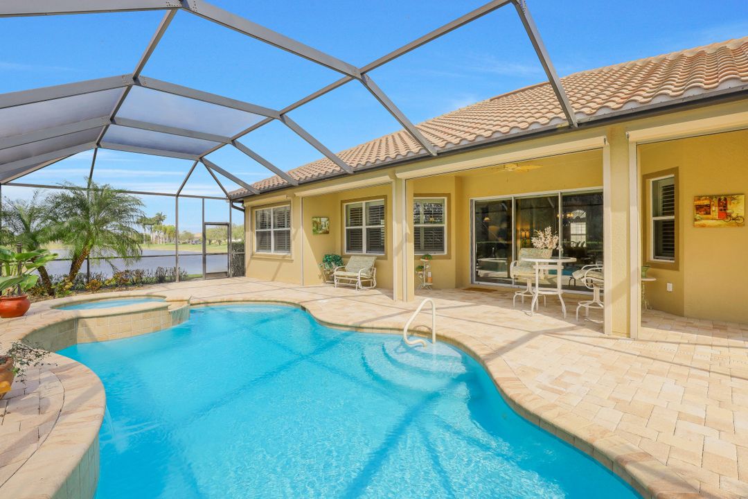 9359 Marble Stone Dr, Naples, FL 34120
