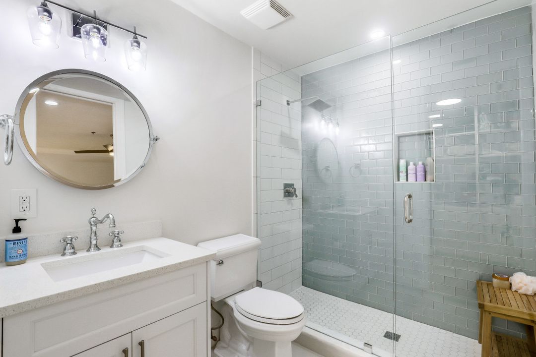 1010 5th St S #401, Naples, FL 34102