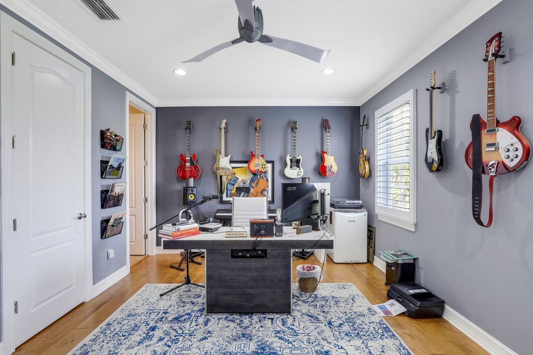 5119 Post Oak Ln, Naples, FL 34105