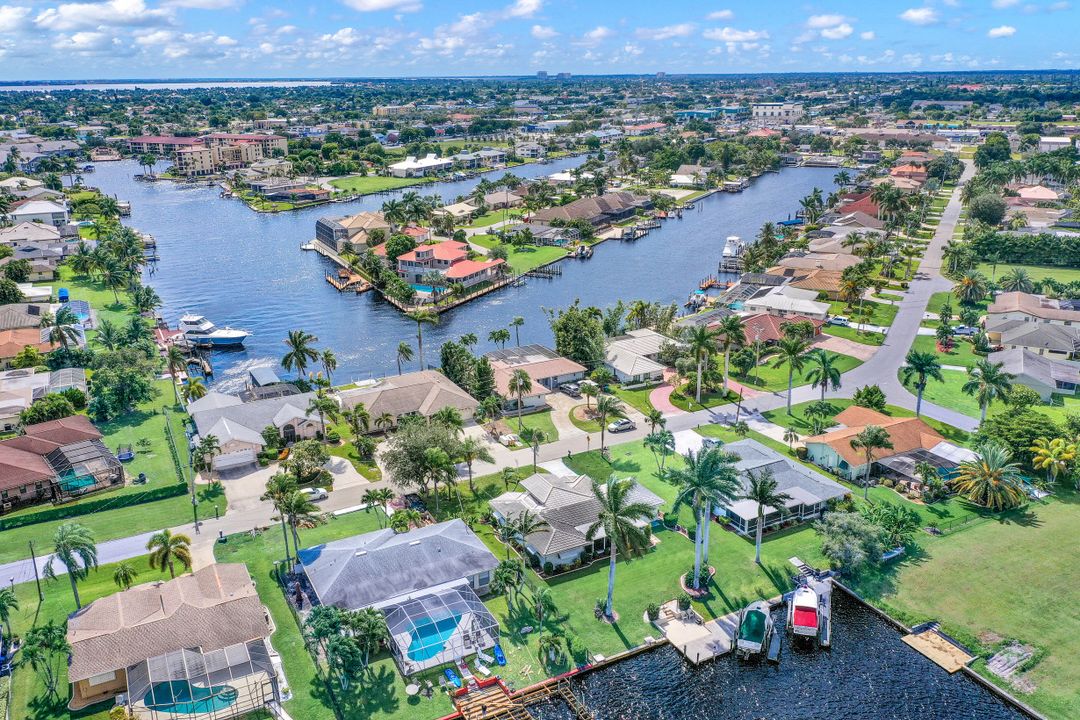 1923 SE 45th St, Cape Coral, FL 33904