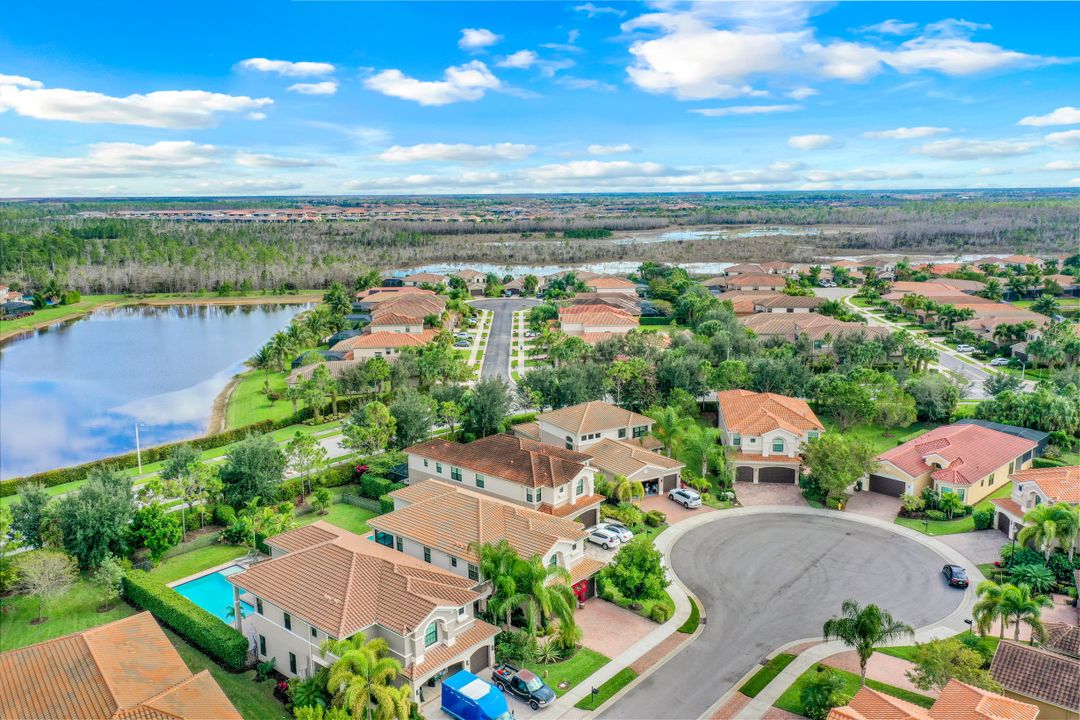 3082 Hudson Ter, Naples, FL 34119