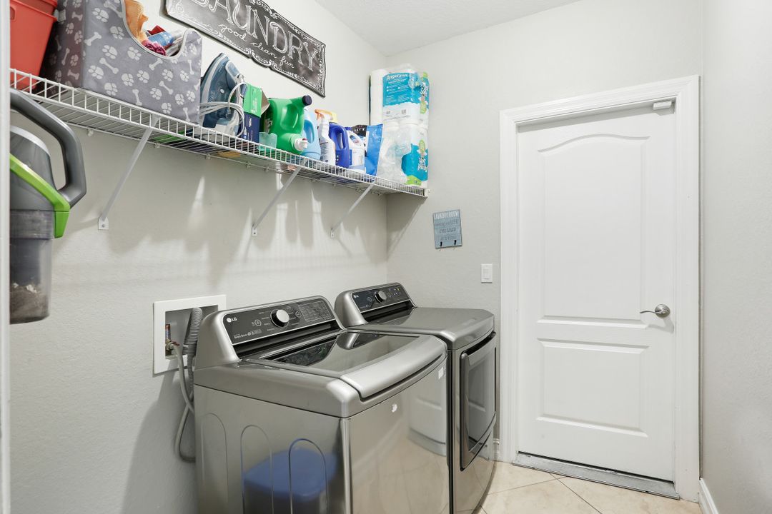 1462 Everglades Blvd N, Naples, FL 34120