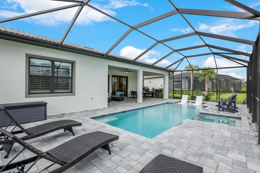 19617 Waterman Ct, Miromar Lakes, FL 33913