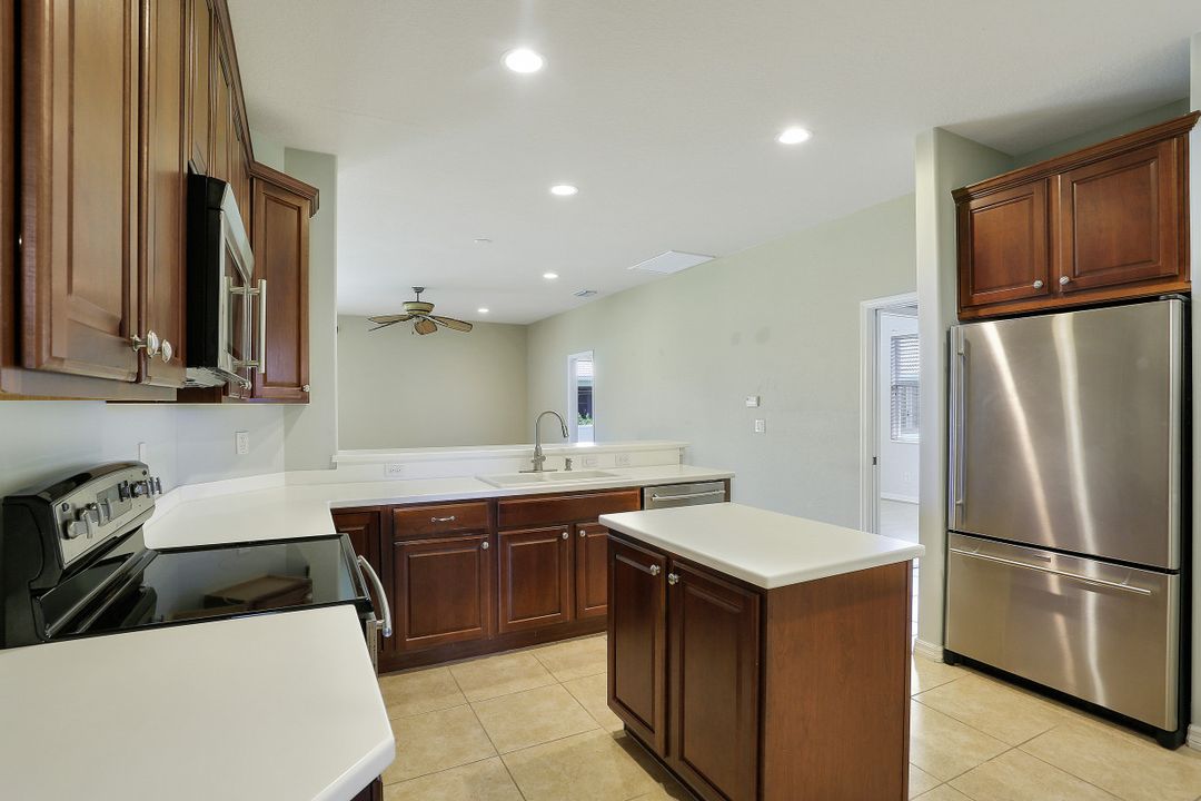 3967 Ruxton Rd, Naples, FL 34116