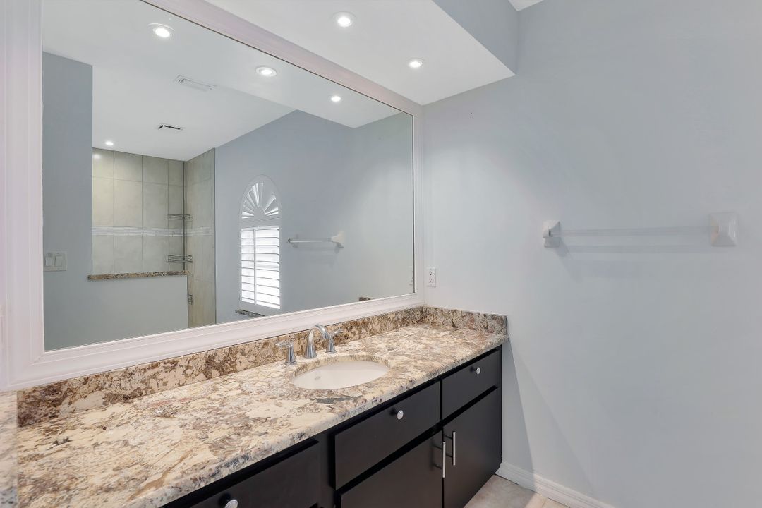 1010 Moon Lake Dr, Naples, FL 34104