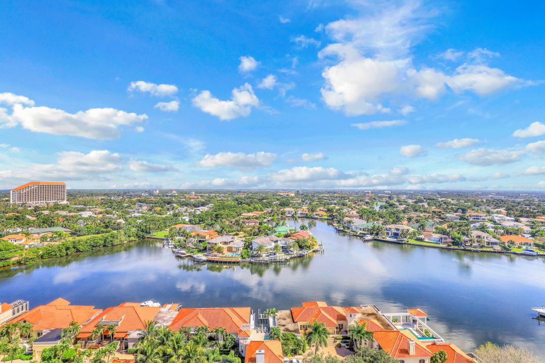 4751 Gulf Shore Blvd N, Naples, FL 34103