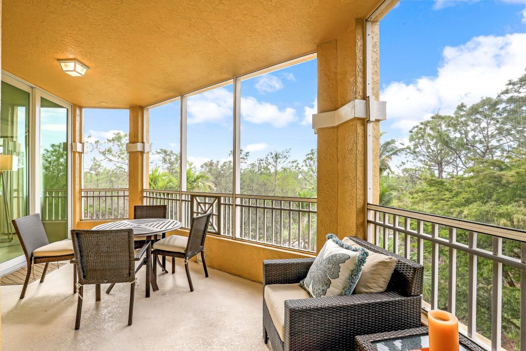 2728 Tiburon Blvd E #302, Naples, FL 34109