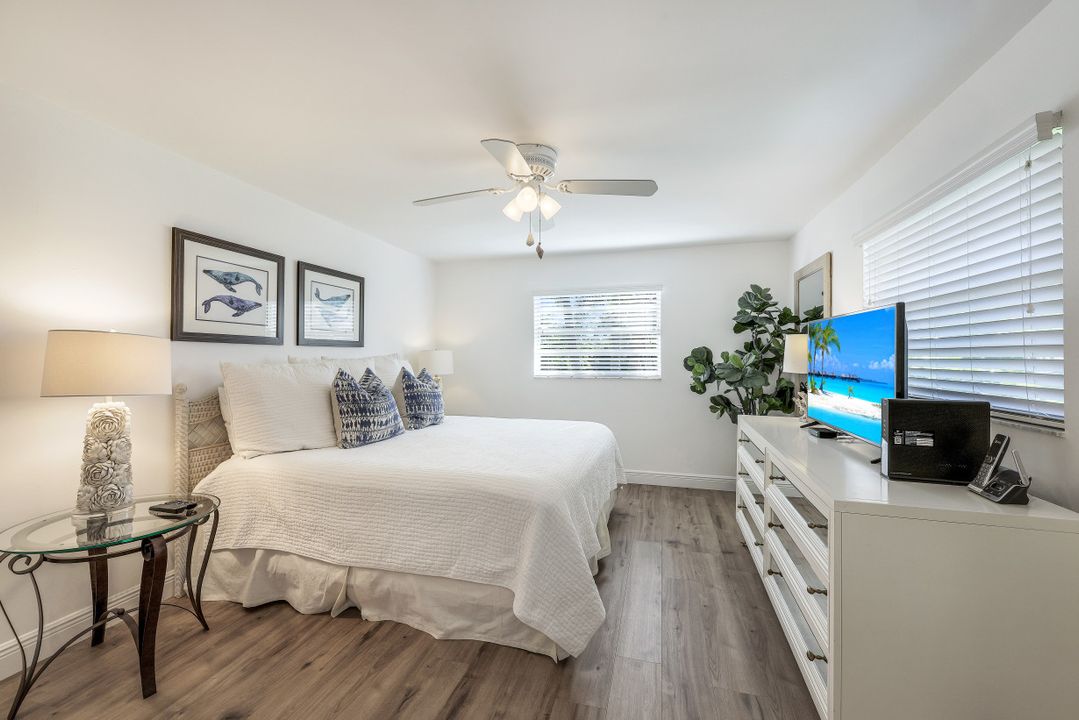 580 105th Ave N, Naples, FL 34108