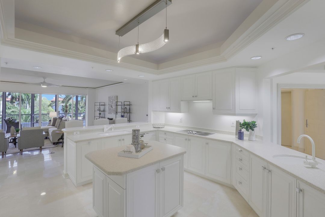 4201 Gulf Shore Blvd N #302, Naples, FL 34103