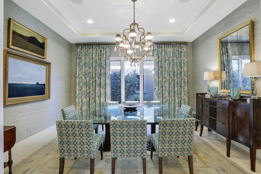 2911 Tiburon Blvd E, Naples, FL 34109