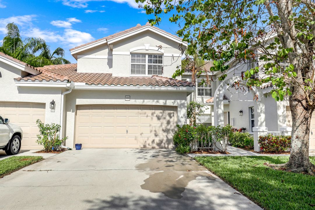6834 Lantana Bridge Rd #101, Naples, FL 34109