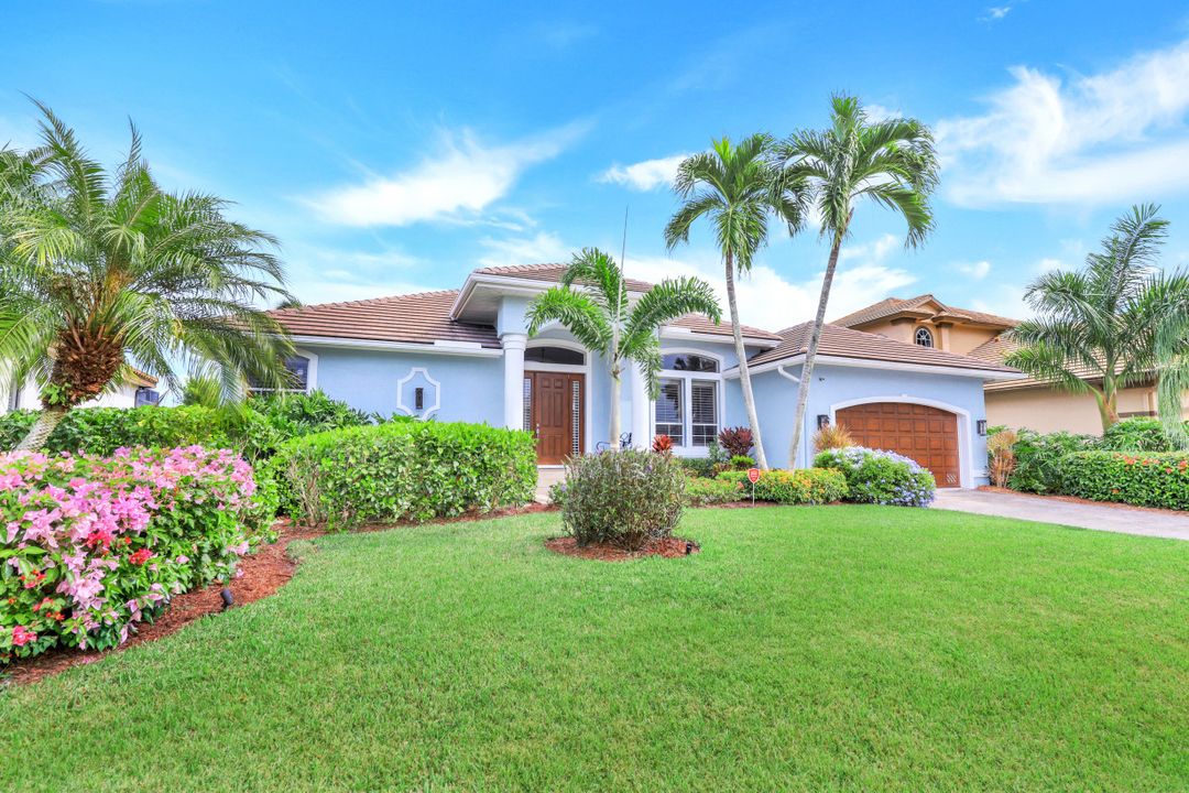 231 Seahorse Ct, Marco Island, FL 34145