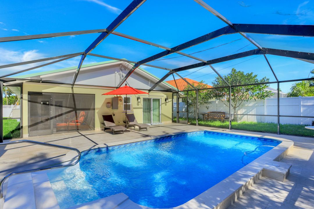 648 100th Ave N, Naples, FL 34108