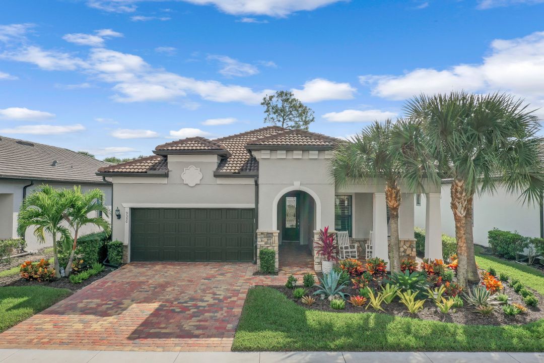 9350 Greyhawk Trl, Naples, FL 34120