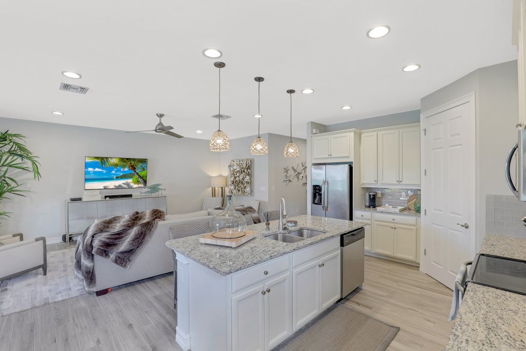 14664 Topsail Dr, Naples, FL 34114