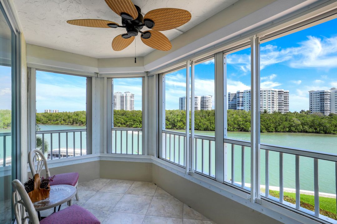 25 Bluebill Ave #201, Naples, FL 34108