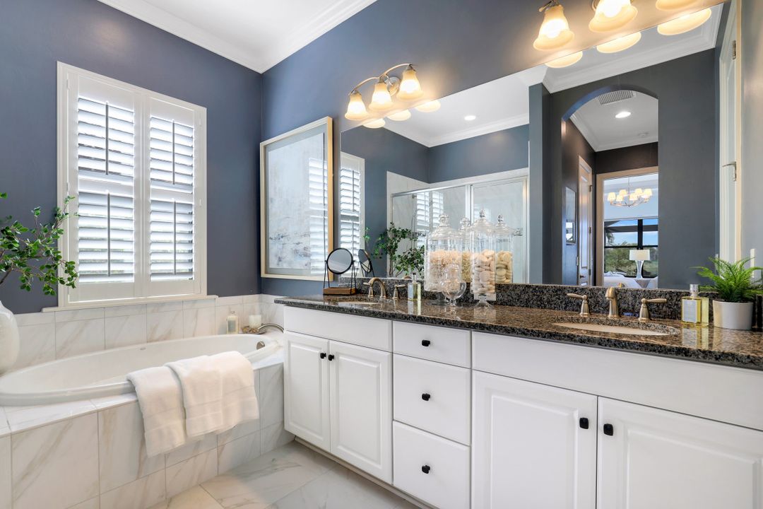 9155 Trivoli Ter, Naples, FL 34119