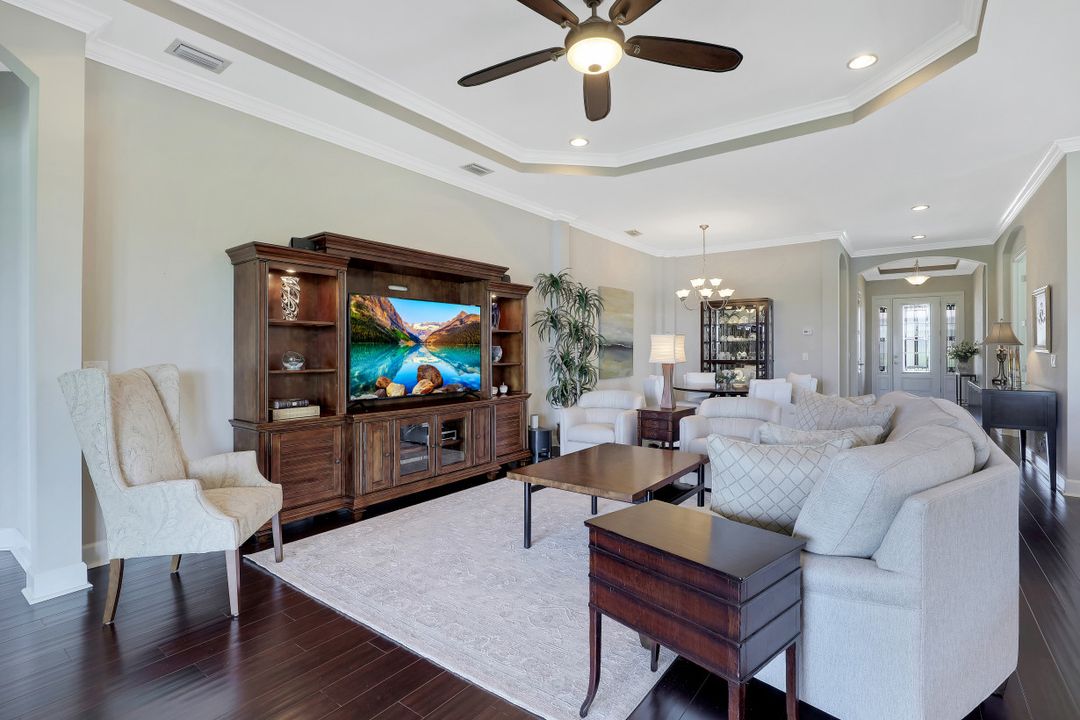 9123 Trivoli Ter, Naples, FL 34119