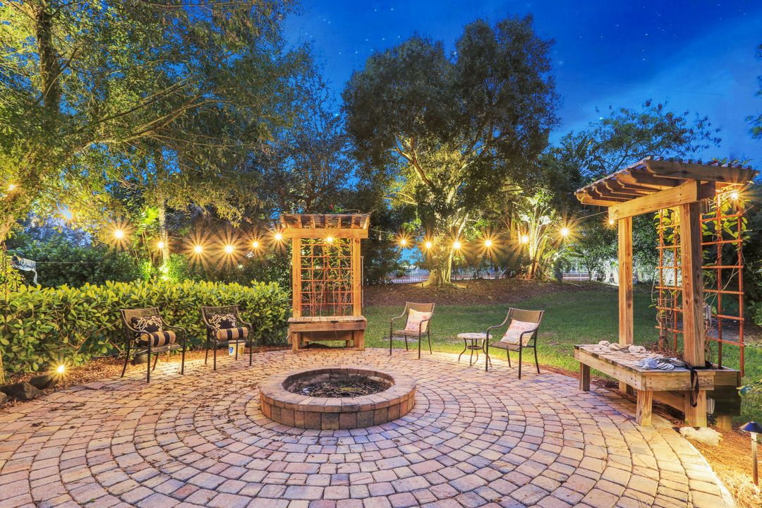 1817 Piccadilly Cir, Cape Coral, FL 33991