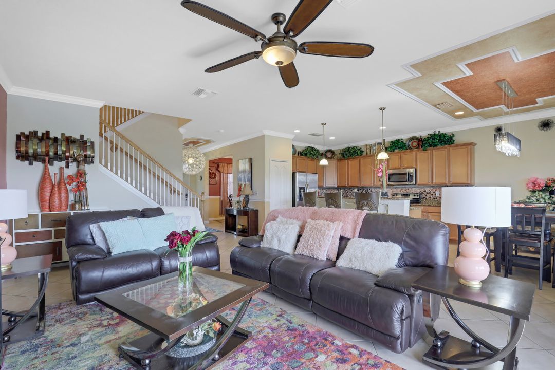 14832 Canton Ct, Naples, FL 34114