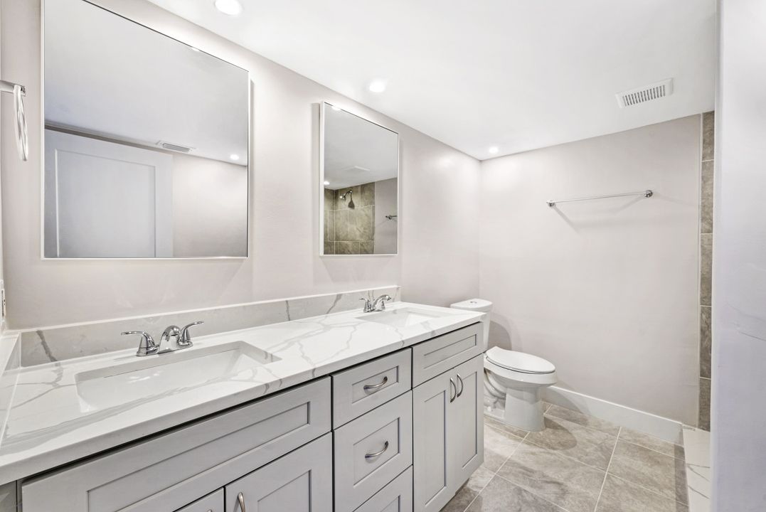 7797 Esmeralda Way #K-102, Naples, FL 34109