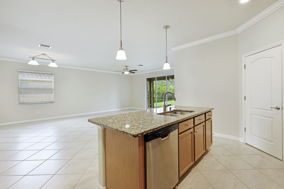 2565 Caslotti Way, Cape Coral, FL 33909