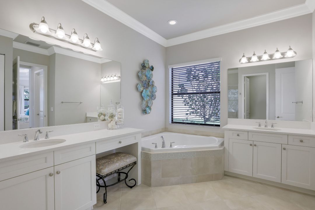 4228 Amelia Wy, Naples, FL 34119