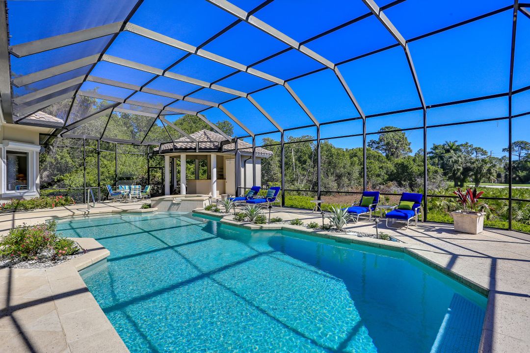 969 Barcarmil Way, Naples, FL 34110