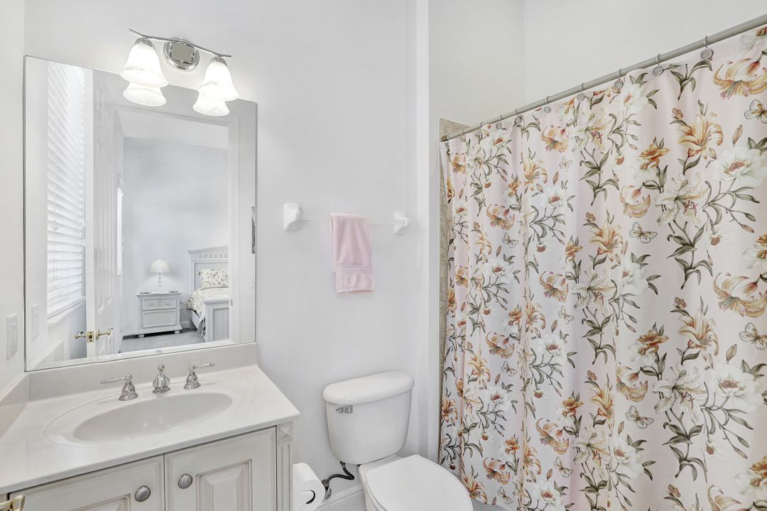 9243 Tesoro Ln #204, Naples, FL 34114