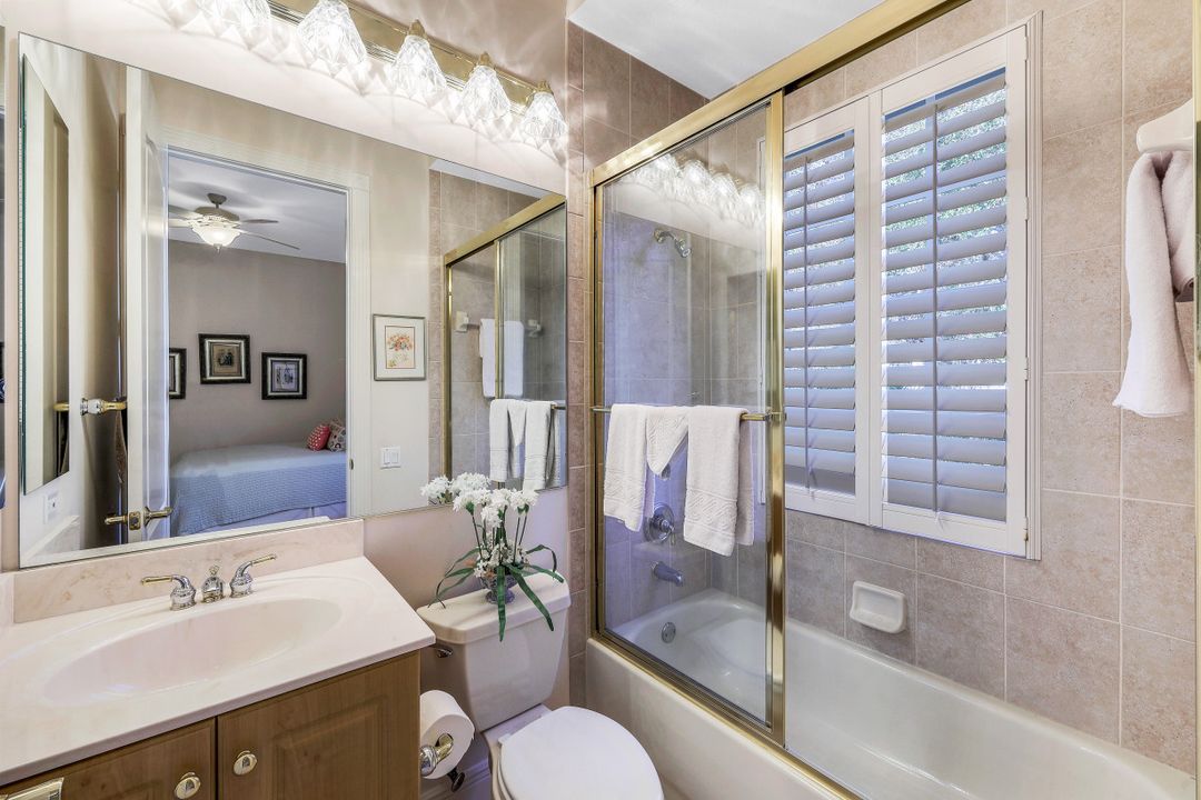 963 Barcarmil Way, Naples, FL 34110