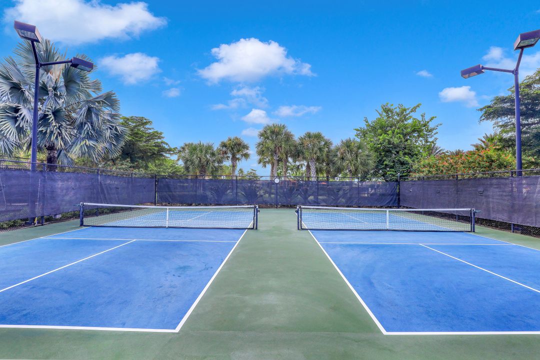 8199 Lucello Terrace N, Naples, FL 34114