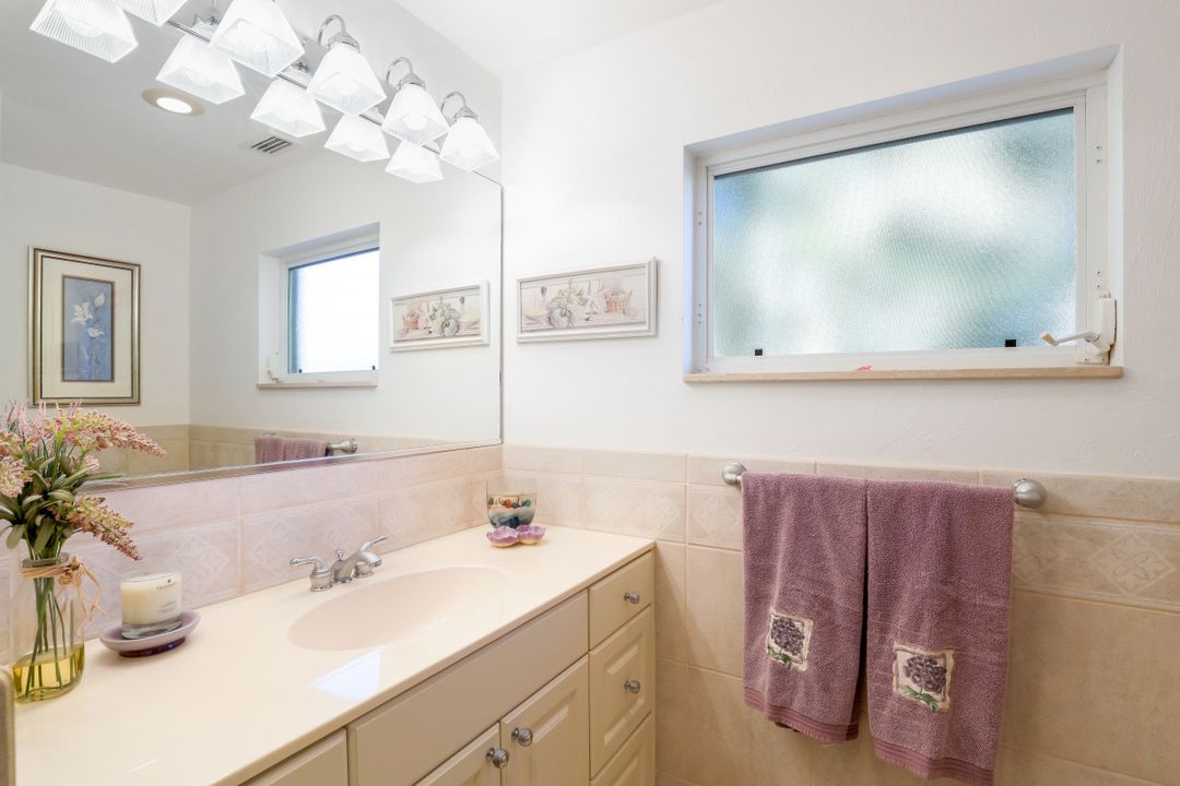 5230 Nautilus Dr, Cape Coral, FL 33904