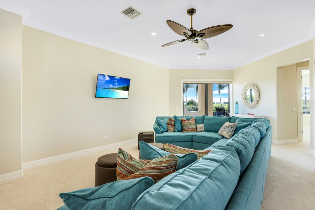 2030 El Dorado Pkwy W, Cape Coral, FL 33914