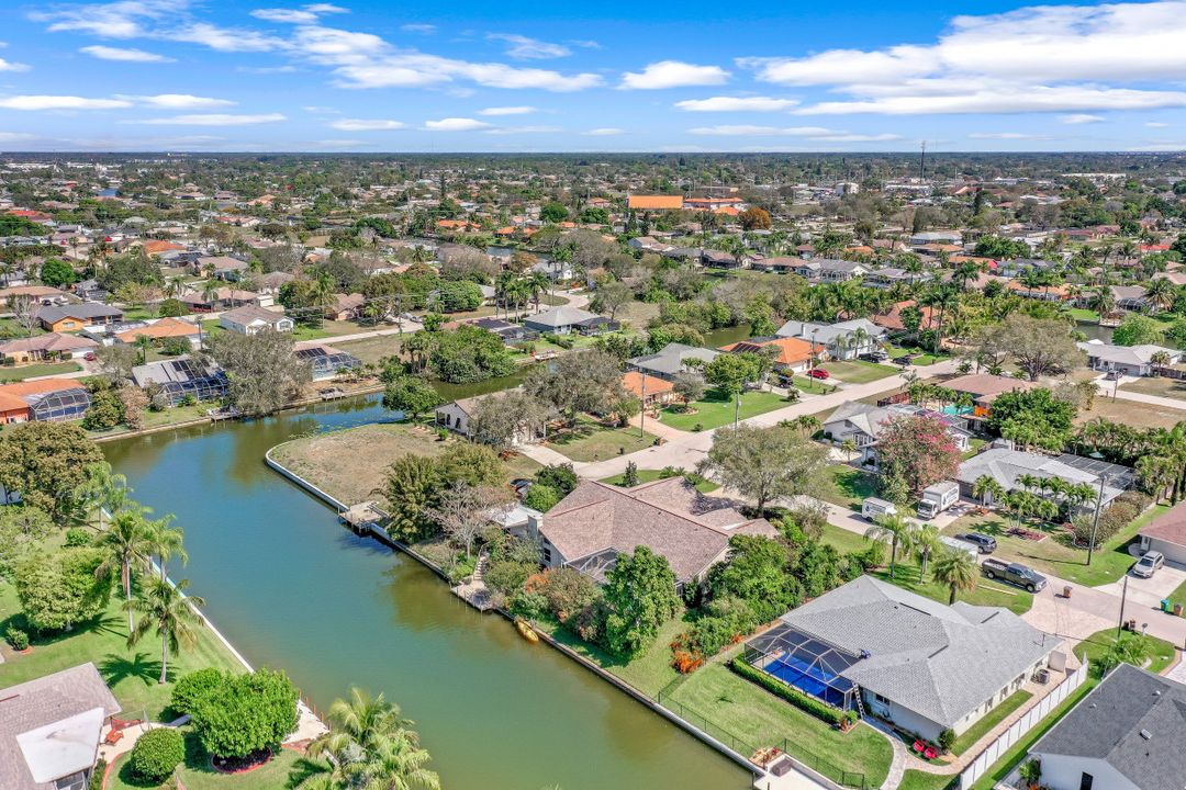 204 SE 20th Pl, Cape Coral, FL 33990