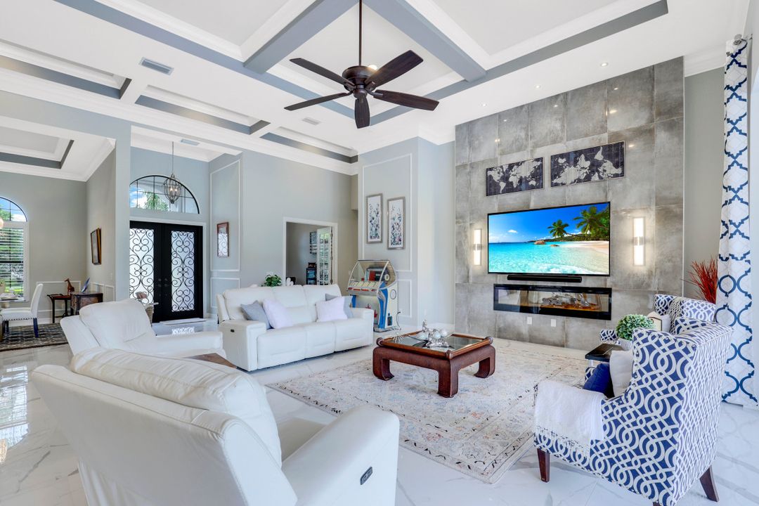 9559 Via Lago Way, Fort Myers, FL 33912