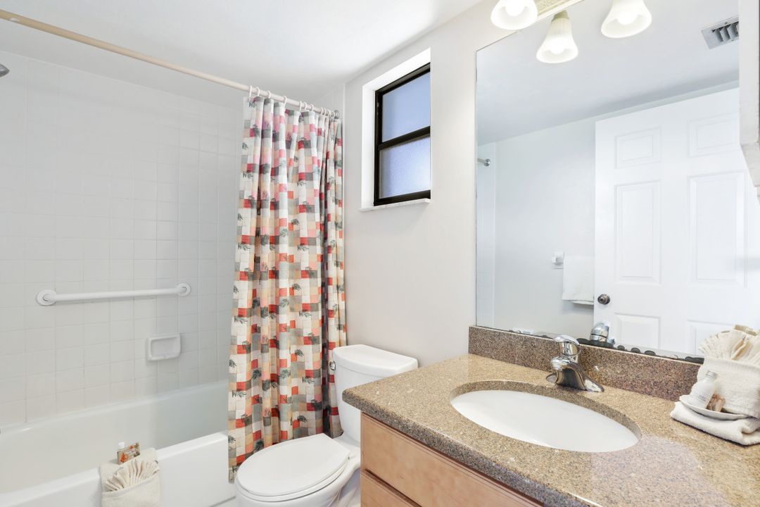 600 Neapolitan Way #346, Naples, FL 34103