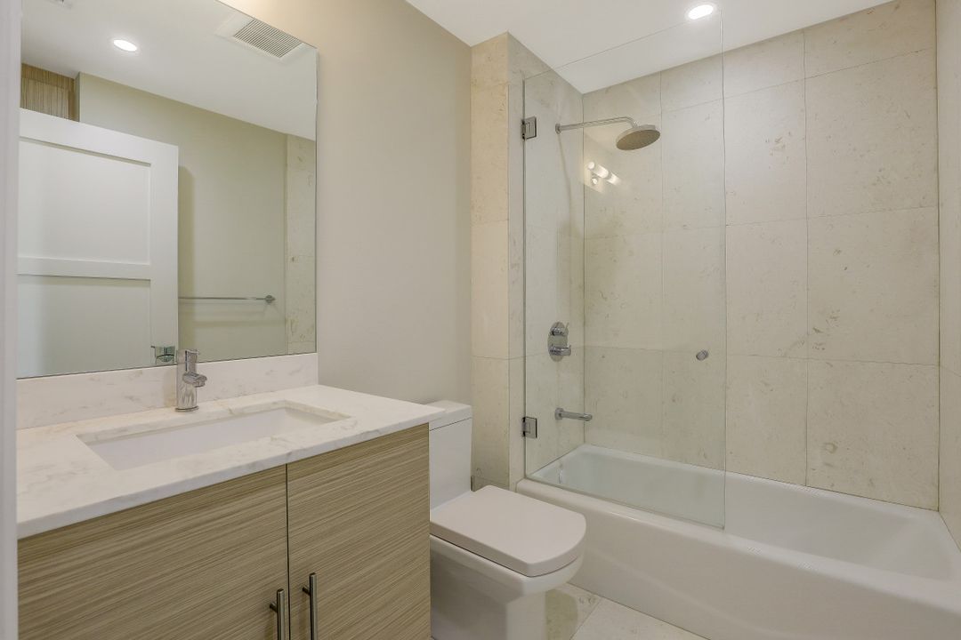 875 9th St S #PH, Naples, FL 34102