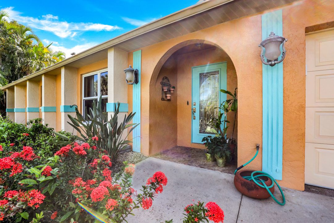 27011 Homewood Dr, Bonita Springs, FL 34135