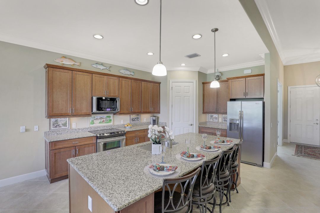 9319 Fieldstone Ln, Naples, FL 34120