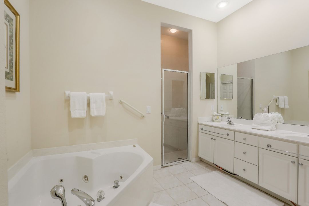 1818 Leamington Ln, Naples, FL 34109