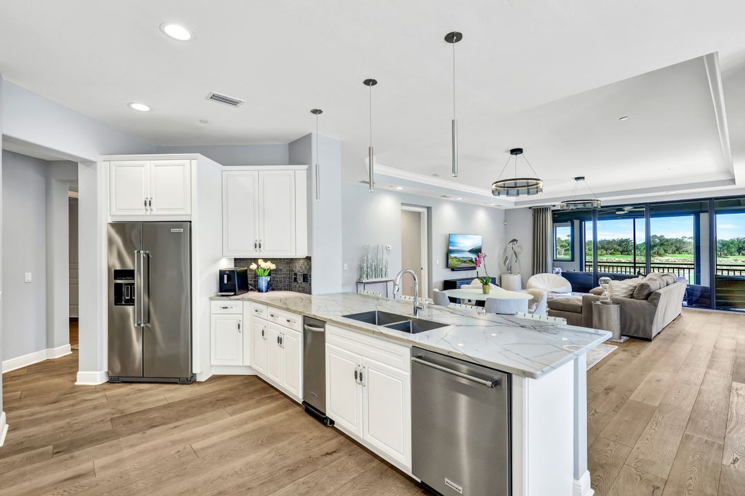 2538 Marquesa Royale Ln  #102, Naples, FL 34109